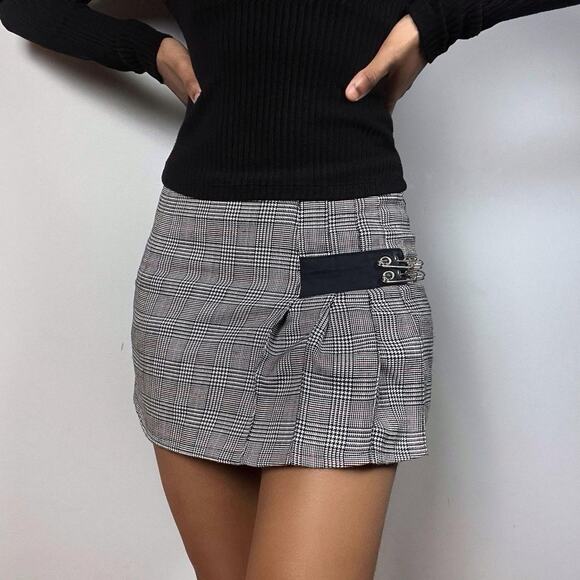 Serious Dresses & Skirts - Y2K Serious Los Angeles Plaid Houndstooth Mini Skirt Small Vintage LA Clothing